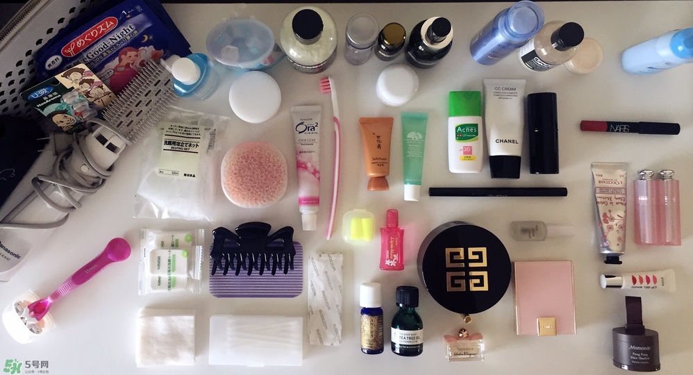 出國旅游帶什么護膚品好 出國旅游帶什么化妝品好 出國旅游帶什么護膚品好 出國旅游帶什么化妝品好