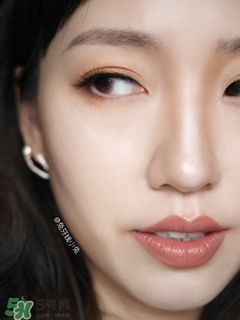 簡單易學(xué)的眼妝教程 化妝高手們的眼妝推薦