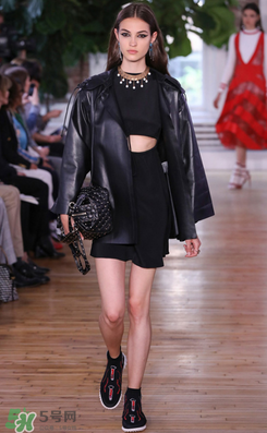 valentino華倫天奴2018早春女裝款式有哪些_好看嗎？