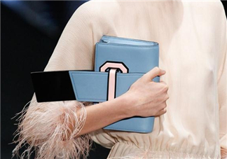 prada ribbon尺寸多大？普拉達(dá)舌頭包尺寸介紹