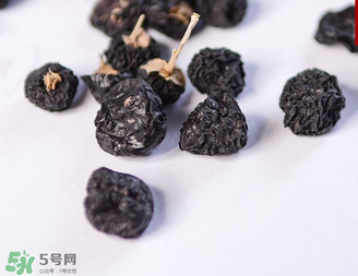 黑枸杞真假怎么辨別？黑枸杞真假辨別的方法