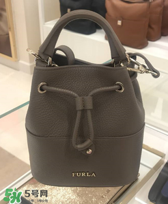 furla水桶包有幾種尺寸？芙拉水桶包尺寸多大？