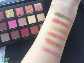 huda beauty眼影怎么畫？huda beauty眼影盤教程