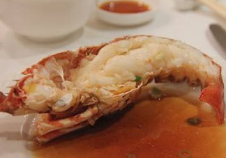 杏和龍蝦能一起吃嗎？杏可以和小龍蝦一塊吃嗎？