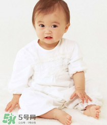 寶寶坐不穩(wěn)的原因 寶寶為什么會坐不穩(wěn)呢？