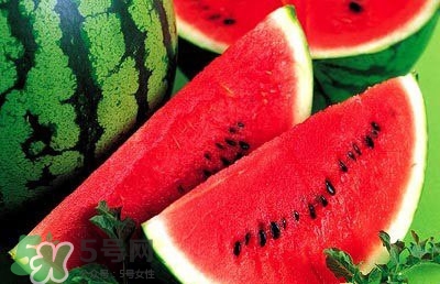 西瓜不能和什么一起吃？西瓜不能與什么同食？