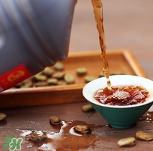 雄黃酒可以驅(qū)蛇嗎？雄黃酒驅(qū)蛇效果好嗎？