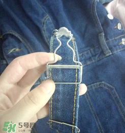 背帶褲的扣子怎么裝？背帶褲扣子安裝步驟圖