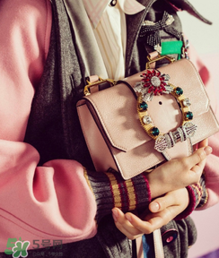 miumiu miulady包包正品多少錢？miulady寶石包專柜價格