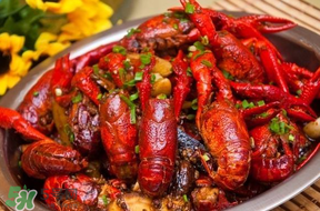 油燜大蝦什么人不能吃？吃油燜大蝦的注意事項 