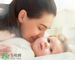 夏天寶寶出生該準(zhǔn)備什么？夏季待產(chǎn)包的特點(diǎn)