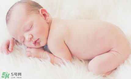 夏天寶寶出生該準(zhǔn)備什么？夏季待產(chǎn)包的特點(diǎn)