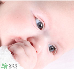 嬰兒視力發(fā)育過程圖 嬰兒視力發(fā)育如何促進(jìn) 嬰兒視力發(fā)育過程圖 嬰兒視力發(fā)育如何促進(jìn)