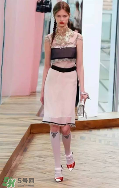 prada普拉達(dá)2018早春系列女裝款式有哪些_好看嗎？