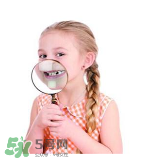 寶寶換牙可以吃糖嗎？小孩換牙期間能不能吃糖？