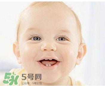 寶寶換牙可以吃糖嗎？小孩換牙期間能不能吃糖？