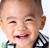 兒童換牙還沒(méi)掉就長(zhǎng)牙正常嗎？?jī)和瘬Q牙先長(zhǎng)牙是為什么？