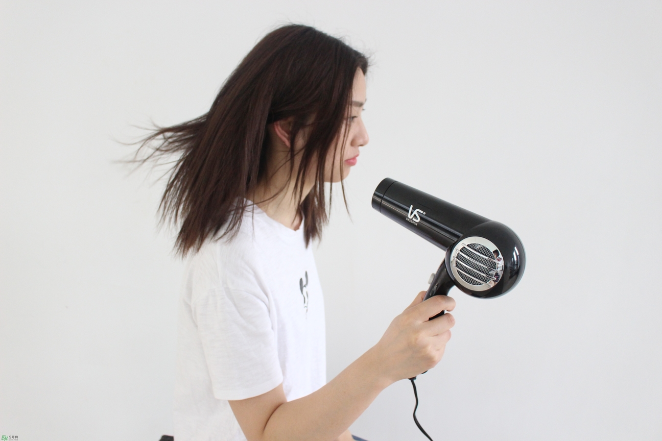 吹風(fēng)機什么牌子的好 9個熱門吹風(fēng)機評測貴就好用嗎