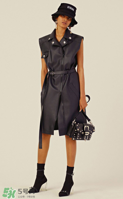 versus versace2018早春度假系列衣服款式有哪些_好看嗎？