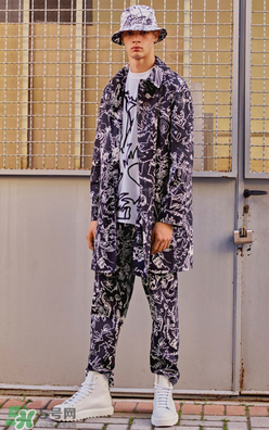 versus versace2018早春度假系列衣服款式有哪些_好看嗎？