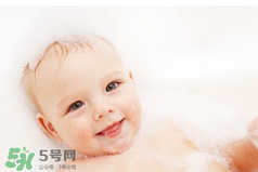 寶寶濕疹可以用金銀花洗臉嗎？金銀花洗臉能治療濕疹嗎？