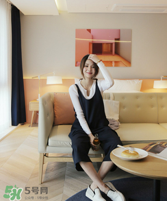 黑色闊腿褲配什么上衣？黑色闊腿褲搭配上衣圖片