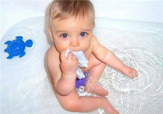 寶寶可以用金銀花水洗澡嗎？金銀花水洗澡好嗎?