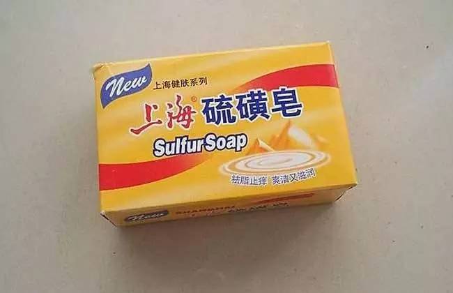 后背長痘痘是什么原因 關于后背痘痘二三事 后背長痘痘是什么原因 關于后背痘痘二三事