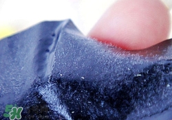 碧柔鼻貼白色和黑色哪個好？碧柔鼻貼黑白區(qū)別