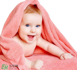 寶寶指甲里的臟東西該怎么處理？寶寶指甲臟怎么辦？