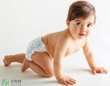 寶寶指甲里的臟東西該怎么處理？寶寶指甲臟怎么辦？