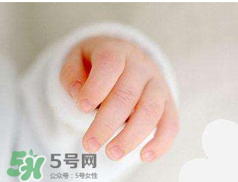 寶寶指甲多久剪一次？寶寶指甲多大可以剪？