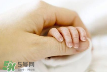 寶寶指甲多久剪一次？寶寶指甲多大可以剪？