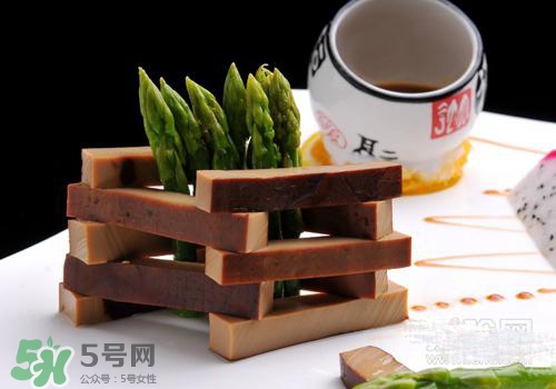 蘆筍焯水幾分鐘可以吃？蘆筍要焯水幾分鐘