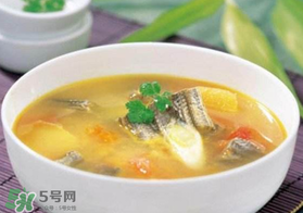 黃鱔和西紅柿可以一起吃嗎？黃鱔能和西紅柿同吃嗎？