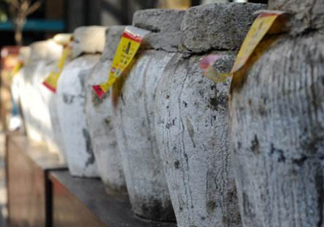 花雕酒是什么做的？花雕酒用什么做的