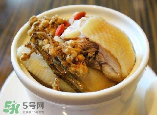 枇杷花怎么煲湯？枇杷花煲湯搭配什么最佳？