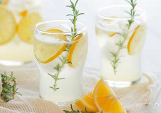 胃脹氣可以喝蜂蜜水嗎？胃脹氣可不可以喝蜂蜜水？