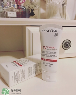 蘭蔻小白管和安耐曬小銀瓶哪個(gè)好? 蘭蔻小白管和安耐曬小銀瓶哪個(gè)好?