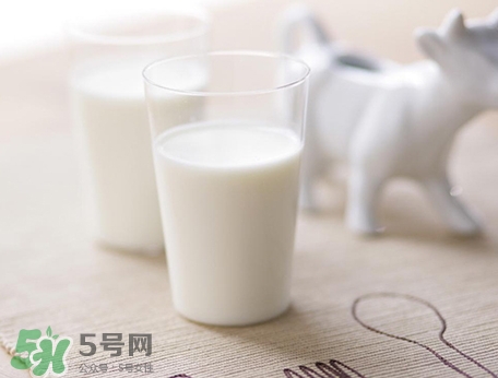 胃脹氣可以喝牛奶嗎？胃脹氣喝牛奶會怎樣？