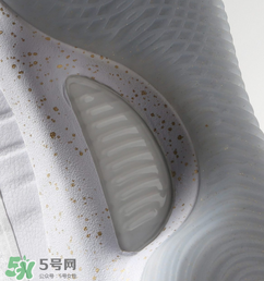 under armour curry4怎么樣？庫里第四代簽名鞋總決賽戰(zhàn)靴細(xì)節(jié)諜照