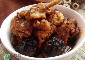 鴨肉能和香菇一起燉嗎？香菇燉鴨肉有毒嗎？