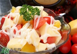 水果沙拉怎么做好吃？水果沙拉用什么酸奶好？