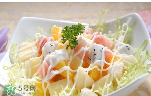 水果沙拉放酸奶還是沙拉醬好？蔬菜沙拉用什么沙拉醬？