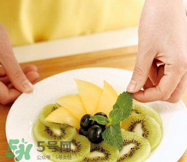 水果拼盤(pán)怎么做？水果拼盤(pán)需要什么材料