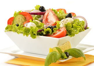 水果沙拉放酸奶還是沙拉醬好？蔬菜沙拉用什么沙拉醬？