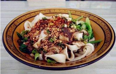 油潑面怎么做好吃？陜西油潑面的正宗做法