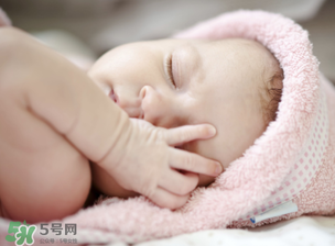 夏季怎么預(yù)防寶寶著涼？怎么預(yù)防寶寶涼著肚子？