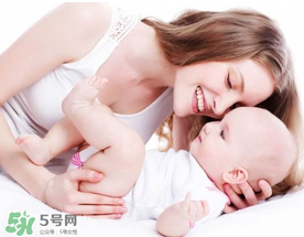 夏季寶寶體溫多少正常？夏季寶寶體溫會偏高嗎？