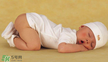 夏季寶寶長痱子怎么辦？怎么預防寶寶長痱子？